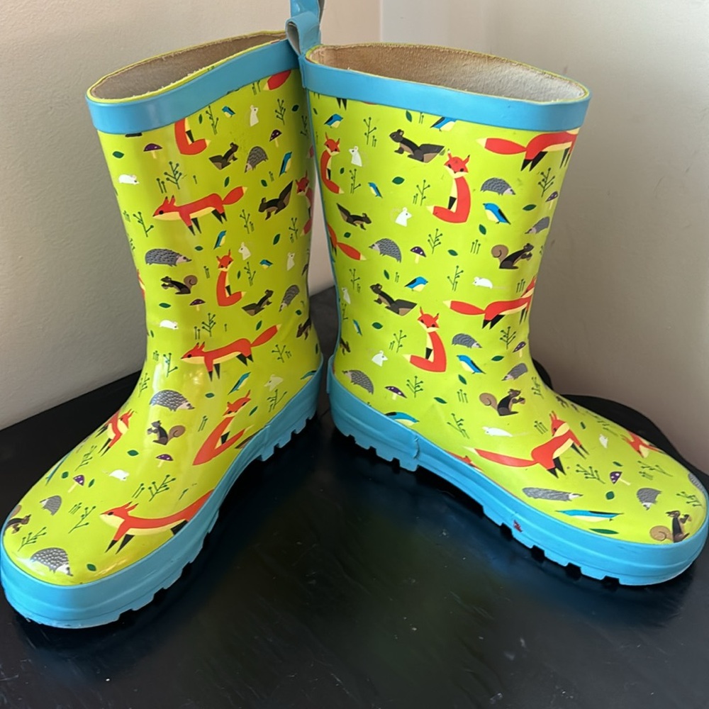 Kid Modern Made Kids Rain Boots. Kids Size Large